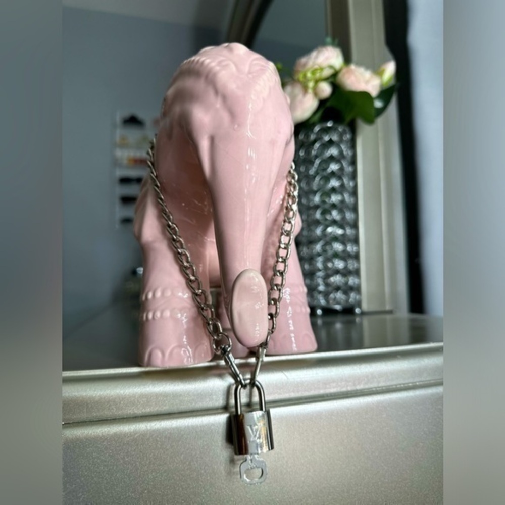 Louis Vuitton Silver Lock and Key on Unbranded Chain #316 Necklace